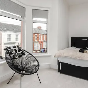 https://liverpool-3-bed-house.hotelsin-chester.com
